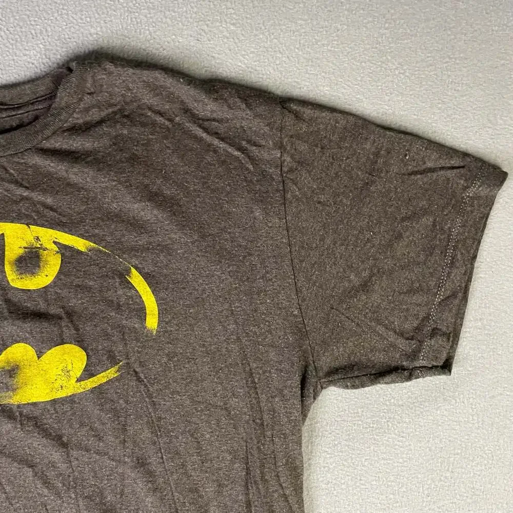 DC Comics Batman Classic Distressed Logo T-Shirt size men’s XL